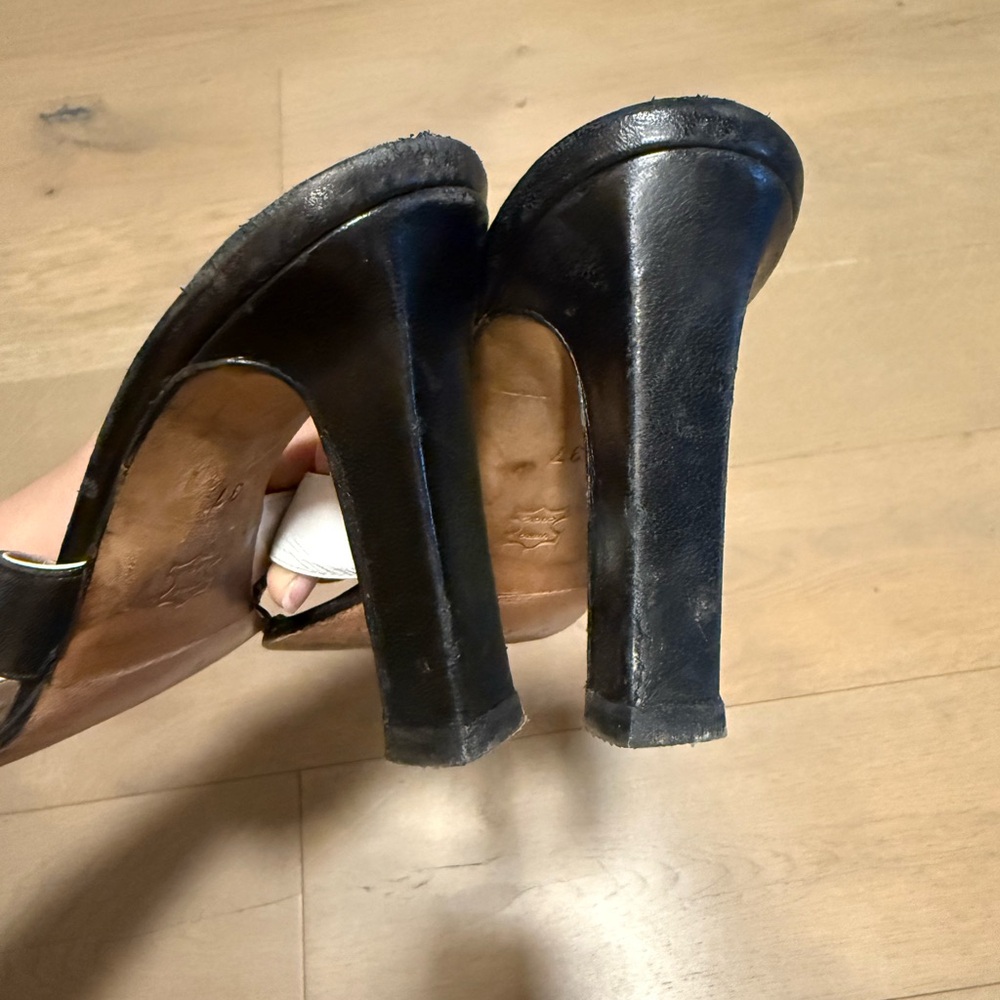 Vintage Manolo Blahnik Black and White Heels - Picture 3 of 6